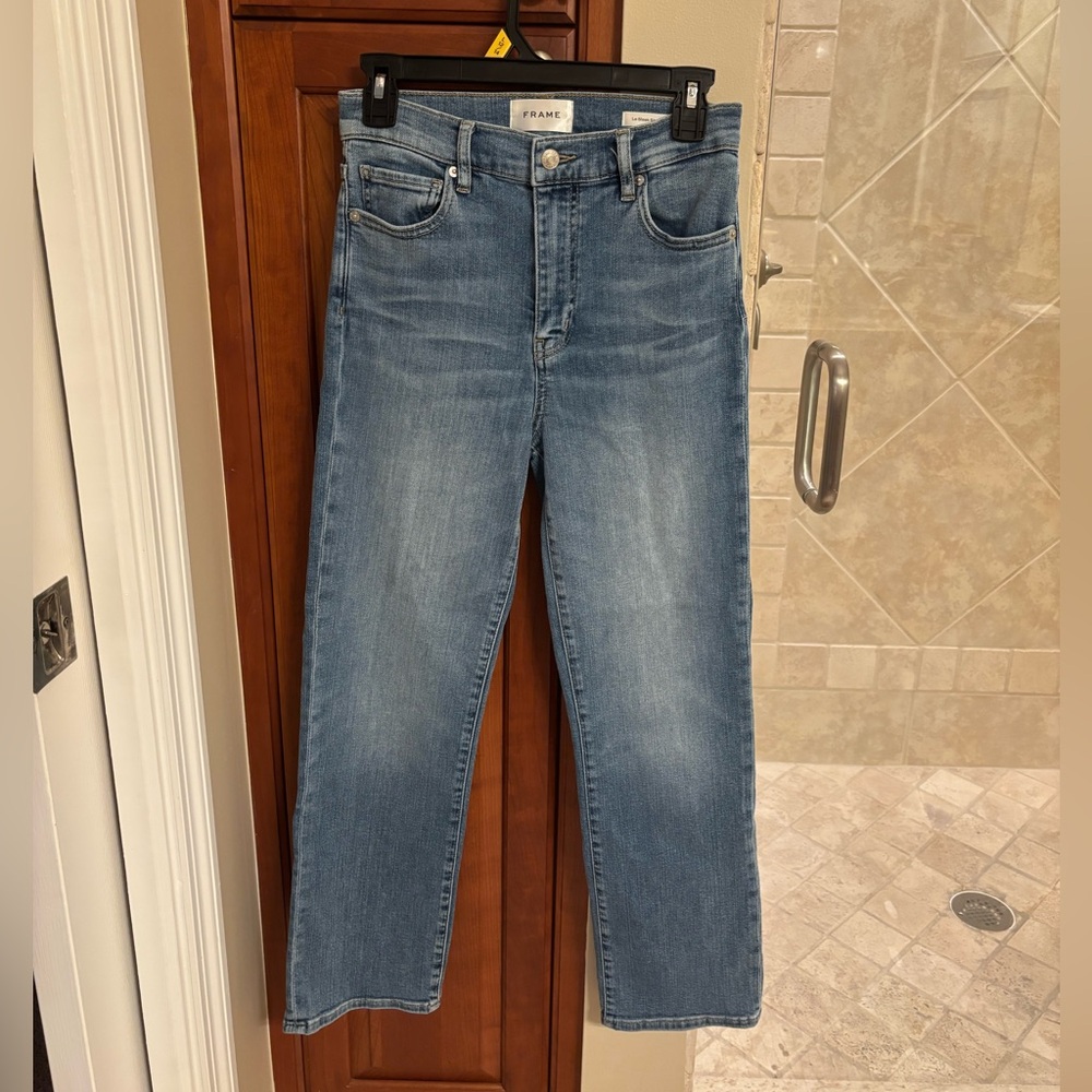 Frame Le Sleek Straight Jeans